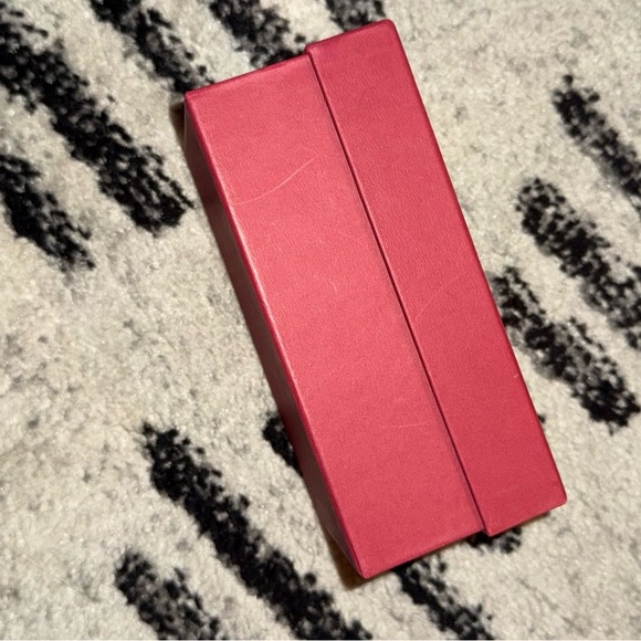 Empty box - Picture 3 of 4